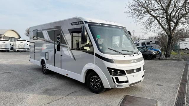 MCLOUIS – NEVIS 873